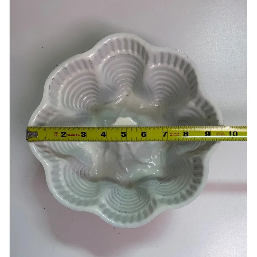 Vintage Mustard Yellow Enamelware Bundt Cake Pan Fluted Tube Mold 10 Inch Retro